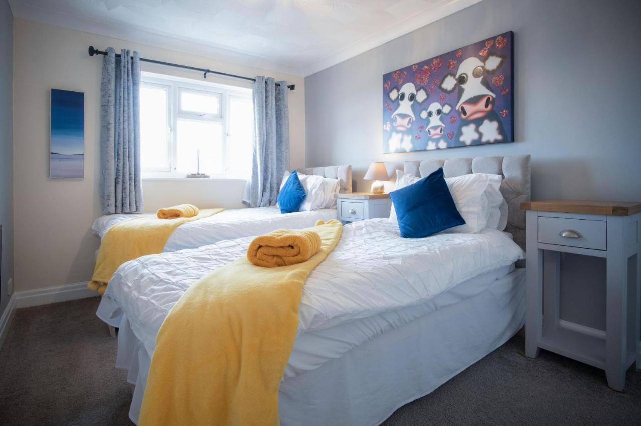 North Beach Heights - 2 Bedroom Penthouse - Tenby Exteriör bild