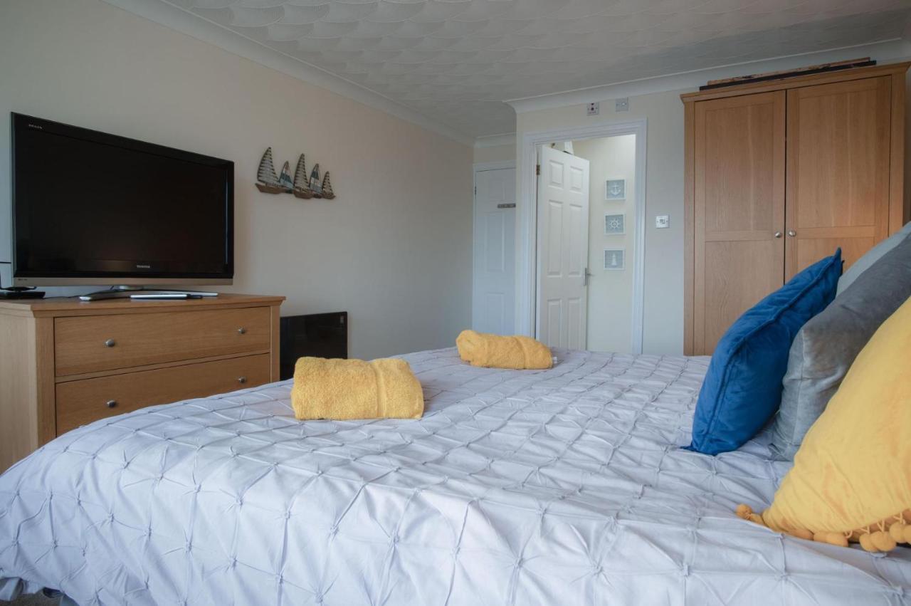North Beach Heights - 2 Bedroom Penthouse - Tenby Exteriör bild