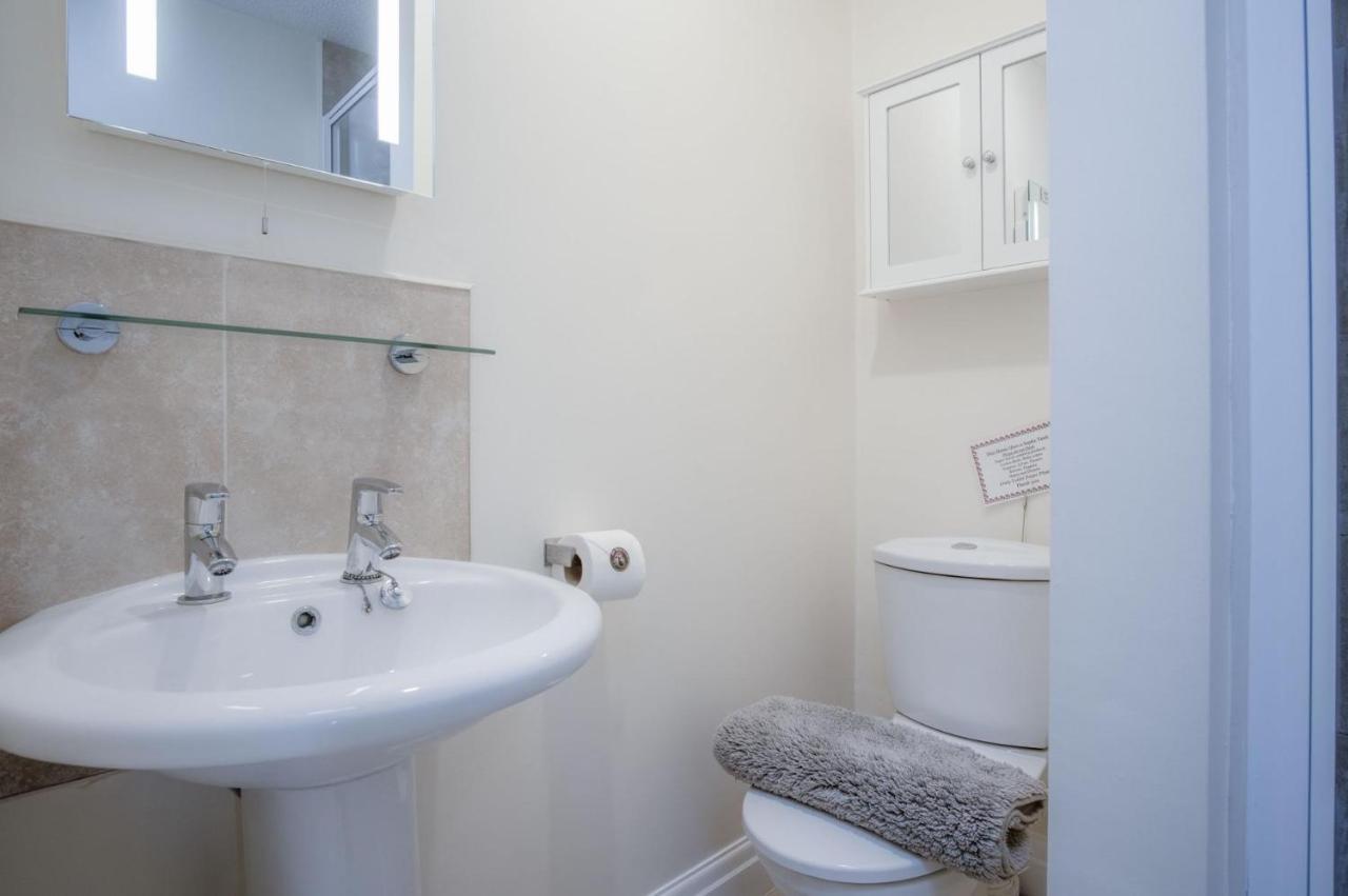 North Beach Heights - 2 Bedroom Penthouse - Tenby Exteriör bild