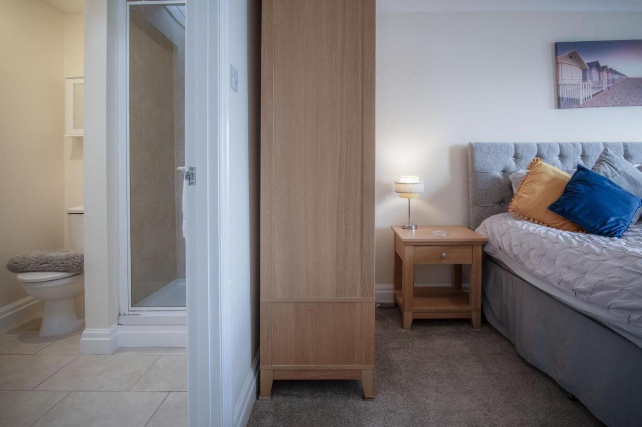 North Beach Heights - 2 Bedroom Penthouse - Tenby Exteriör bild