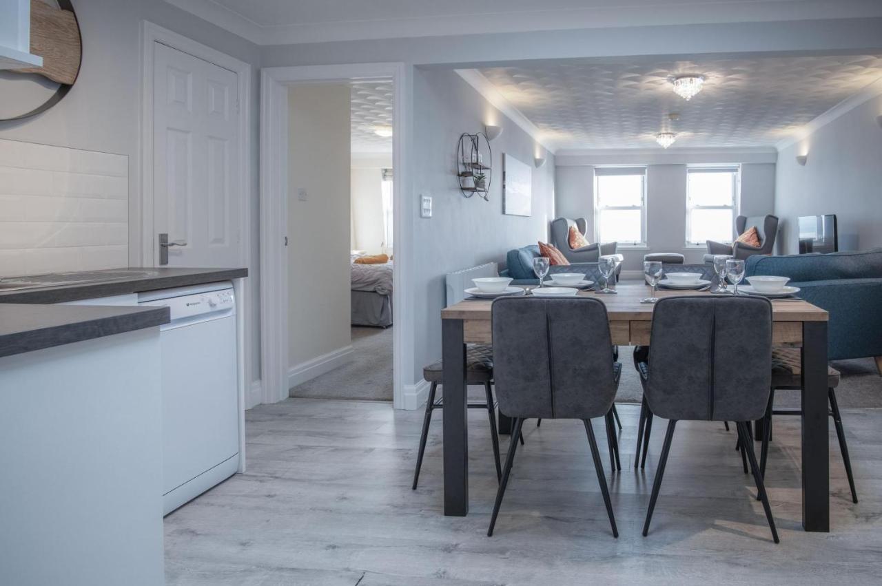 North Beach Heights - 2 Bedroom Penthouse - Tenby Exteriör bild