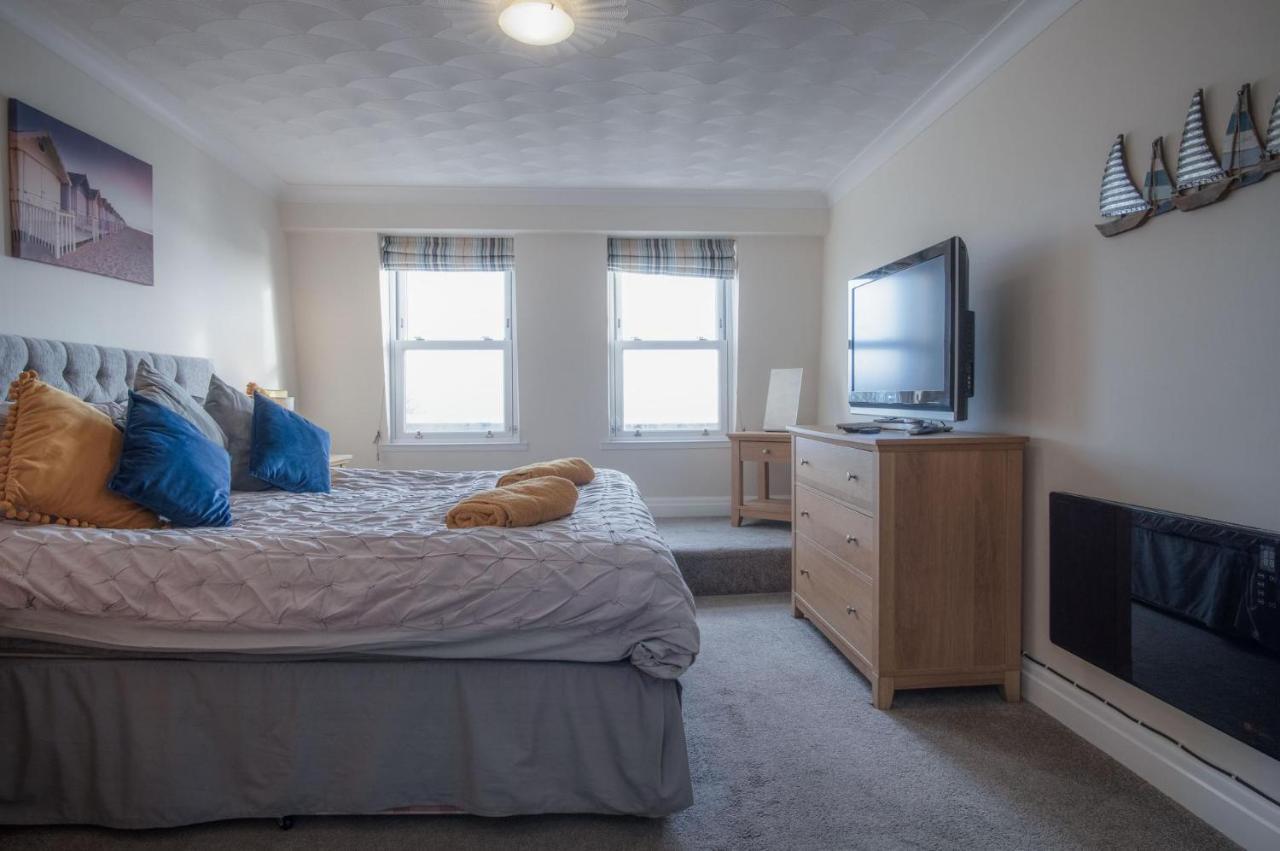 North Beach Heights - 2 Bedroom Penthouse - Tenby Exteriör bild