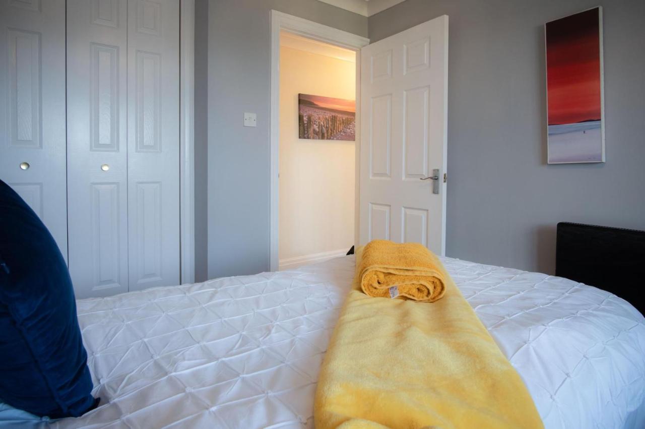 North Beach Heights - 2 Bedroom Penthouse - Tenby Exteriör bild