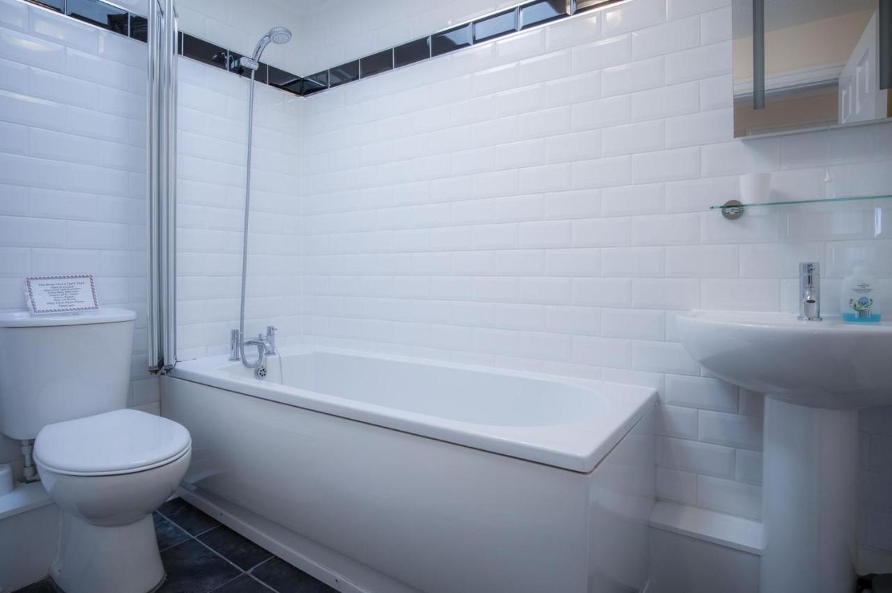 North Beach Heights - 2 Bedroom Penthouse - Tenby Exteriör bild